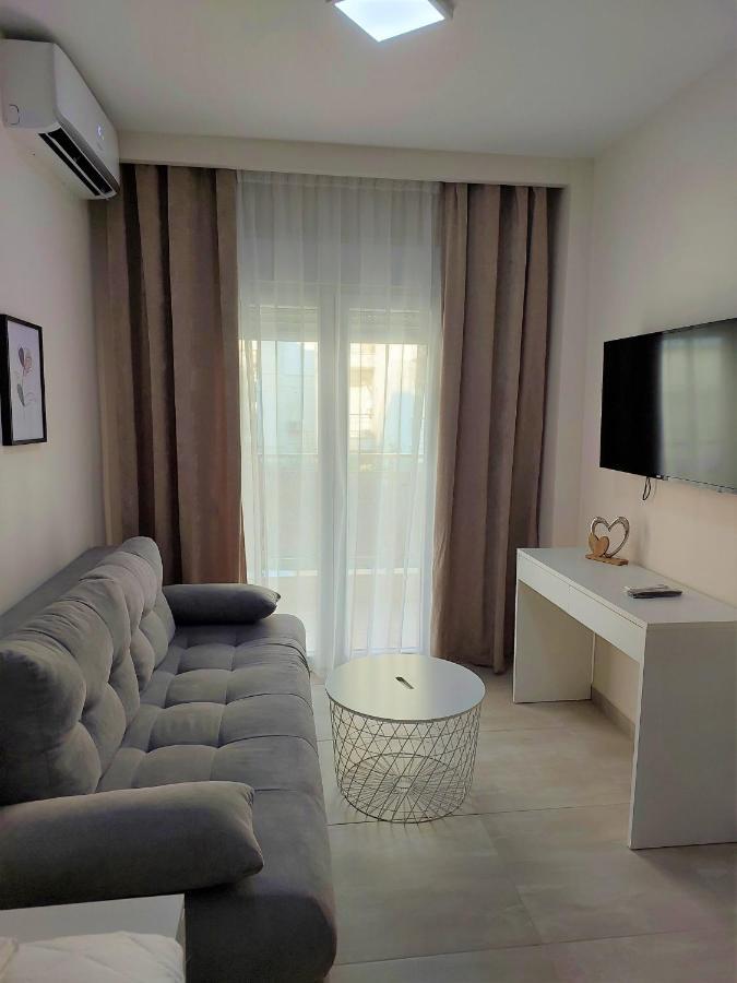 Navarino Luxe Suites With Sea View Peraia  Exterior photo